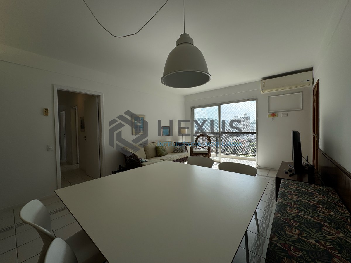 Foto 4 de Apartamento com varanda vista mar e lazer a 2 quadras da Praia das Pitangueiras, Guarujá