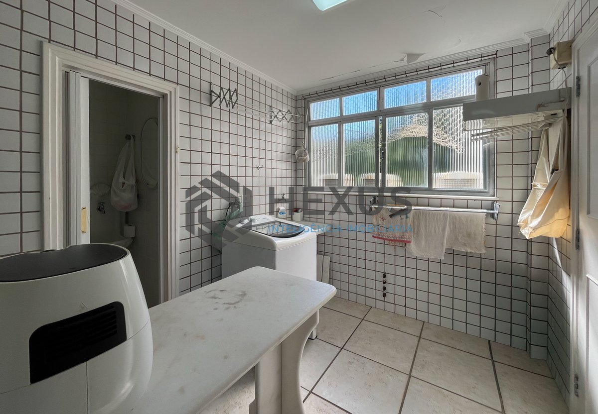Foto 43 de Apartamento frente mar com varanda vista mar e lazer nas Pitangueiras, Guarujá