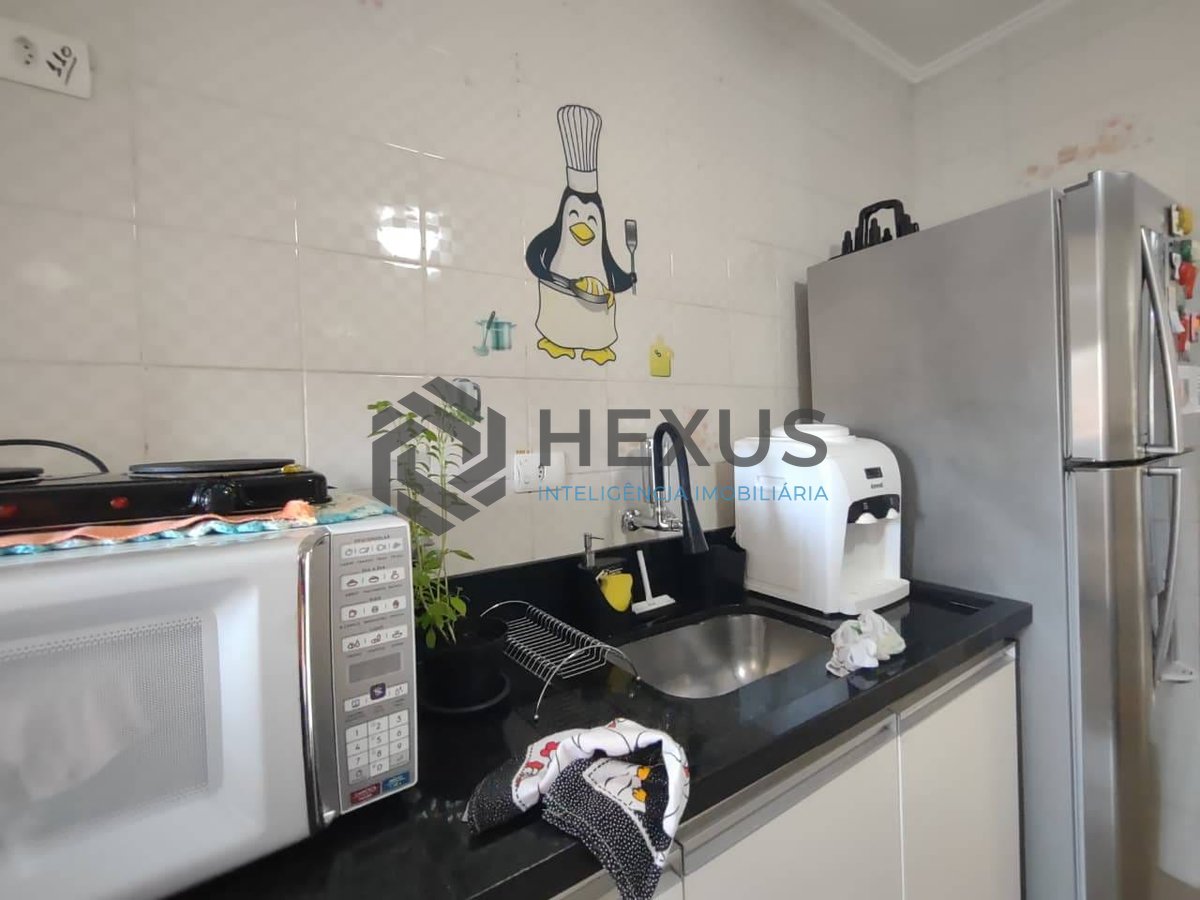 Foto 16 de Apartamento reformado com varanda e lazer na Enseada, Guarujá