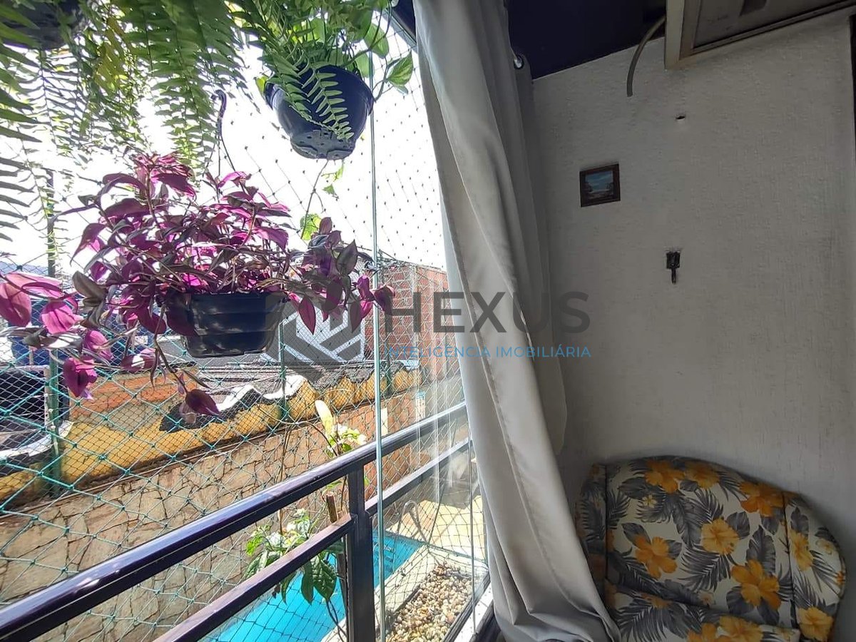 Foto 6 de Apartamento reformado com varanda e lazer na Enseada, Guarujá