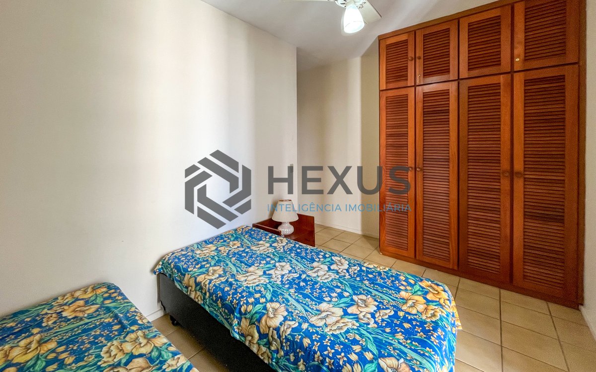Foto 12 de Apartamento com varanda e lazer a 1 quadra do mar nas Pitangueiras, Guarujá