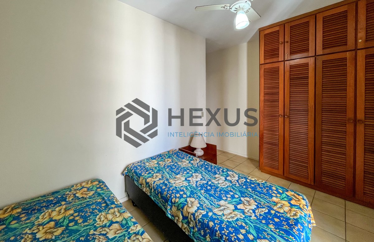 Foto 14 de Apartamento com varanda e lazer a 1 quadra do mar nas Pitangueiras, Guarujá