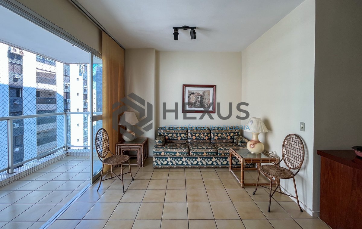 Foto 6 de Apartamento com varanda e lazer a 1 quadra do mar nas Pitangueiras, Guarujá
