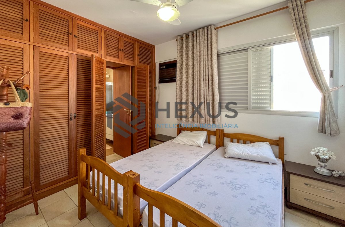Foto 18 de Apartamento com varanda e lazer a 1 quadra do mar nas Pitangueiras, Guarujá