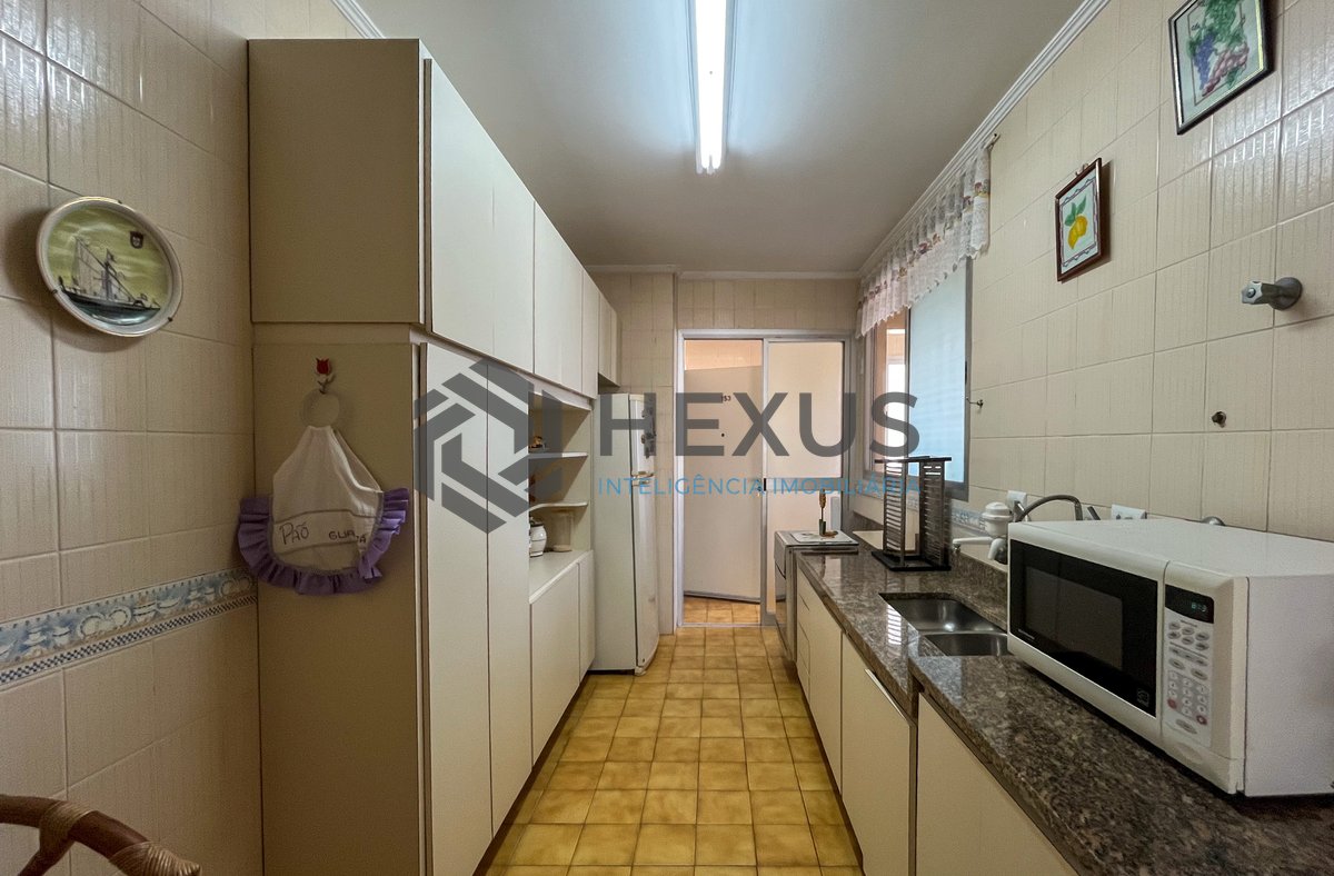 Foto 25 de Apartamento com varanda e lazer a 1 quadra do mar nas Pitangueiras, Guarujá