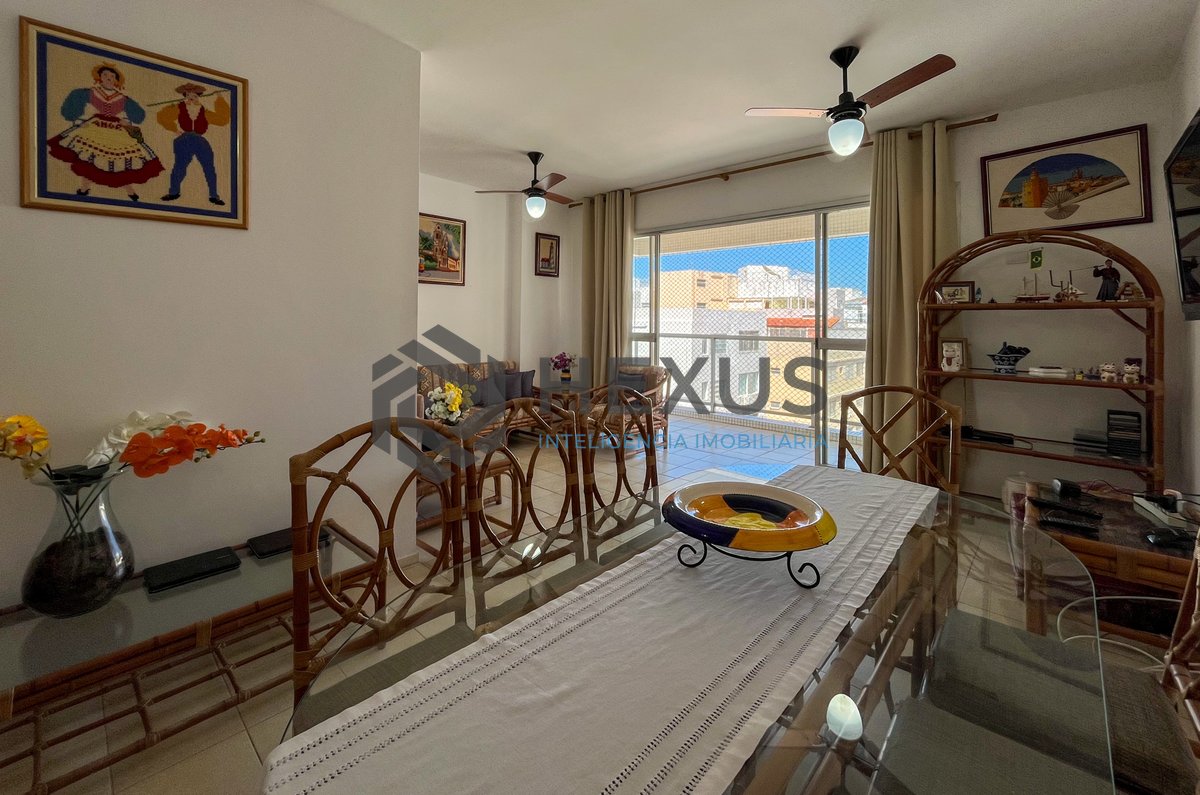 Foto 4 de Apartamento com varanda e lazer a 1 quadra do mar nas Pitangueiras, Guarujá