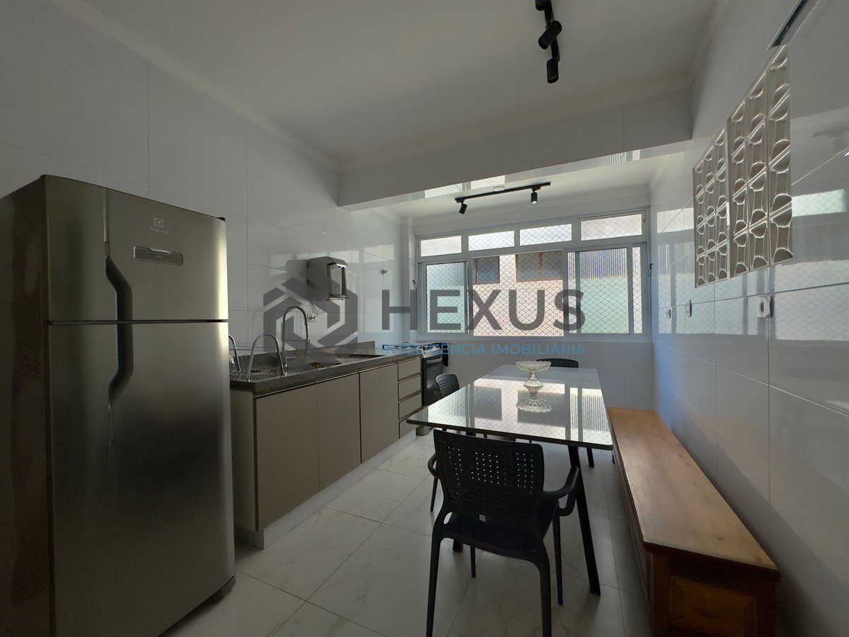 Foto 18 de Apartamento reformado com varanda nas Pitangueiras, Guarujá