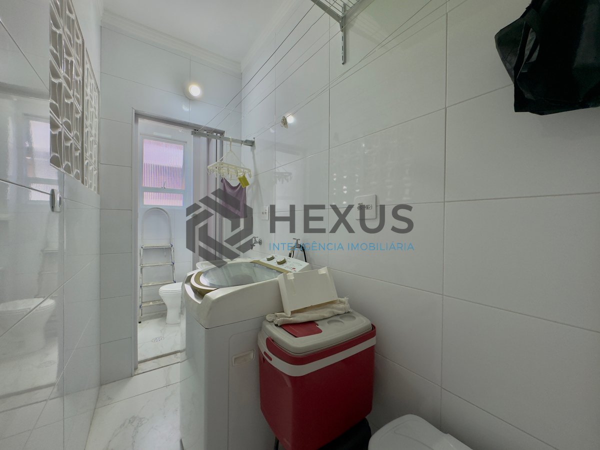 Foto 20 de Apartamento reformado com varanda nas Pitangueiras, Guarujá