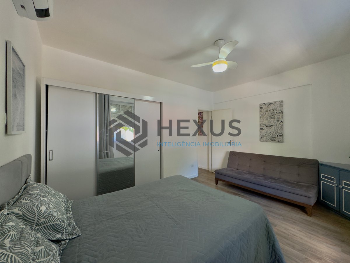 Foto 9 de Apartamento reformado com varanda nas Pitangueiras, Guarujá