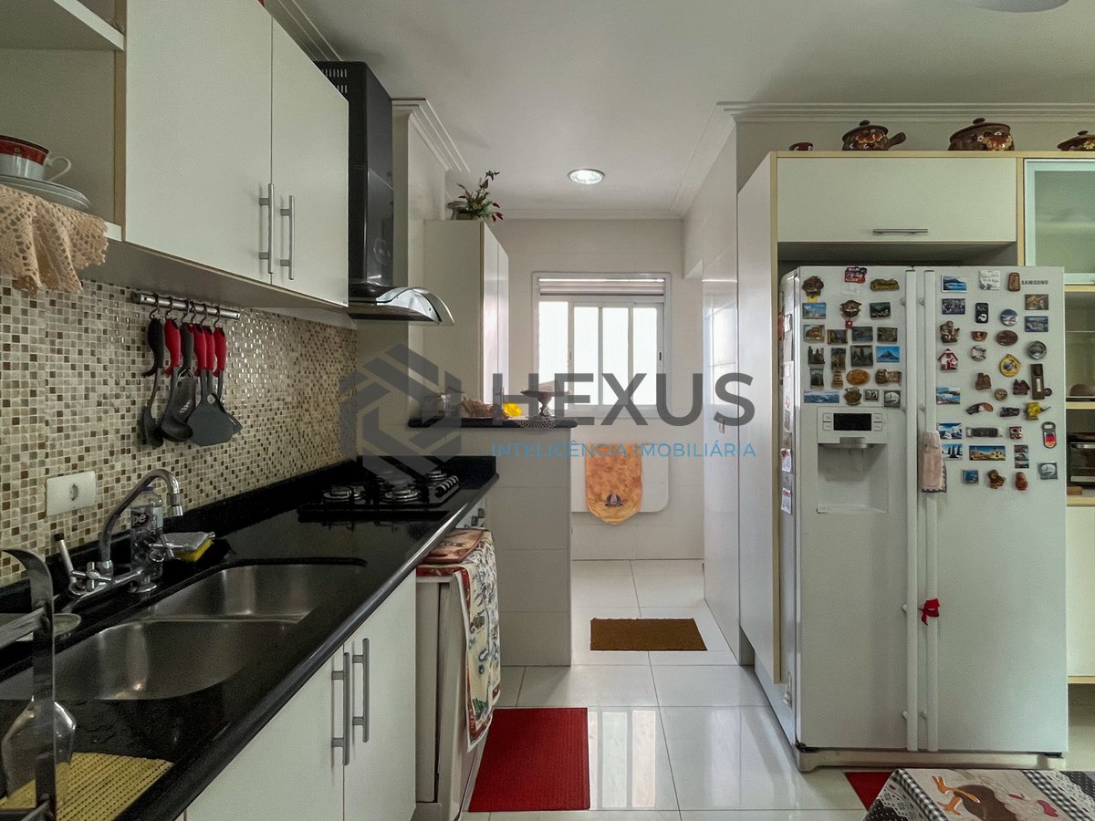 Foto 16 de Apartamento com varanda gourmet e lazer a 1 quadra da praia nas Pitangueiras, Guarujá
