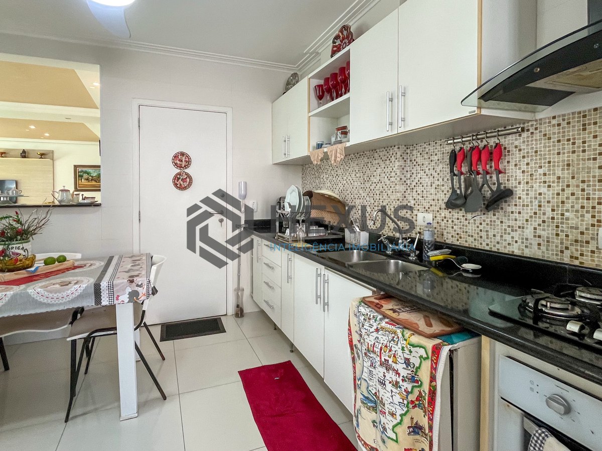 Foto 19 de Apartamento com varanda gourmet e lazer a 1 quadra da praia nas Pitangueiras, Guarujá