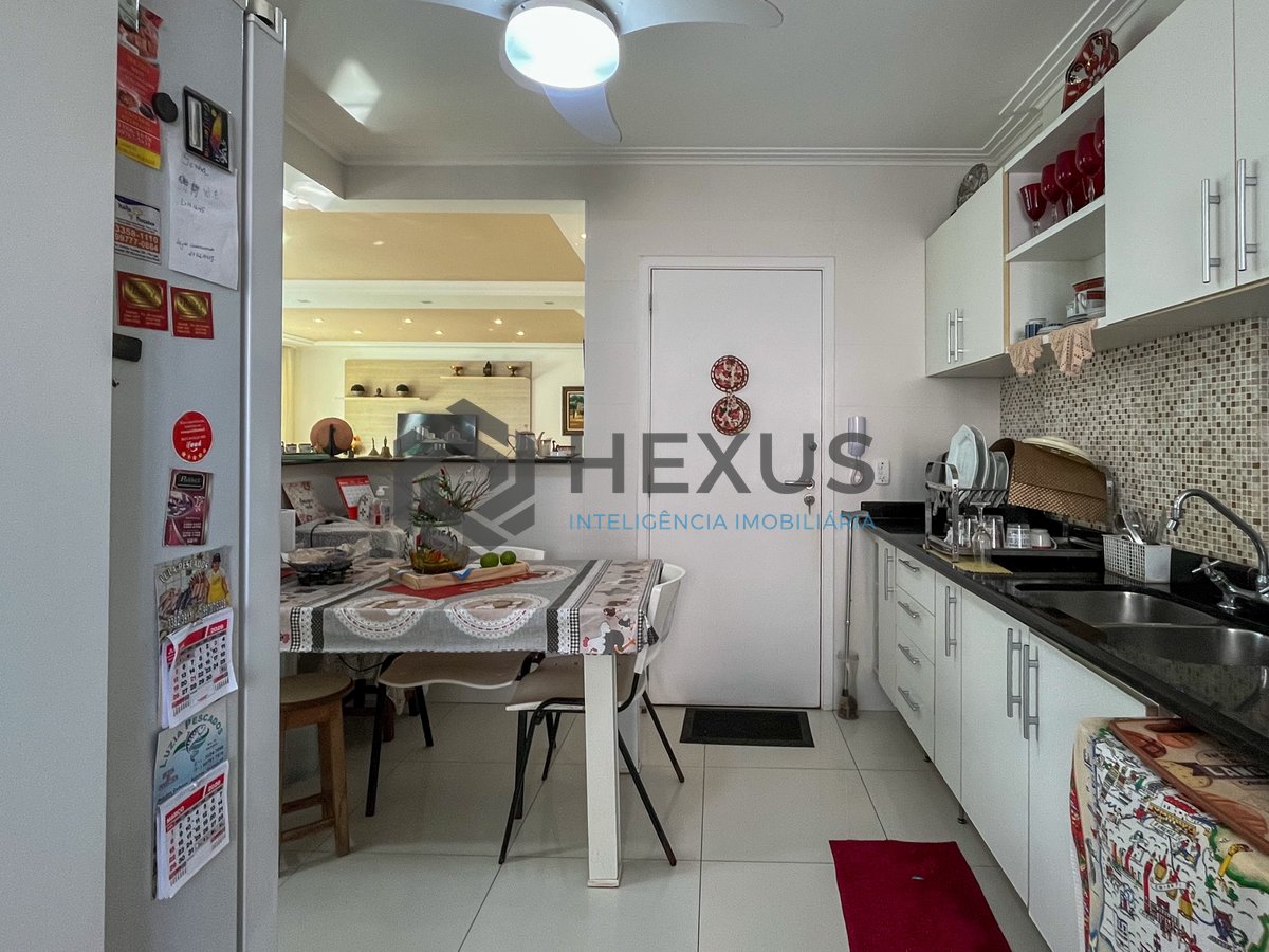 Foto 20 de Apartamento com varanda gourmet e lazer a 1 quadra da praia nas Pitangueiras, Guarujá