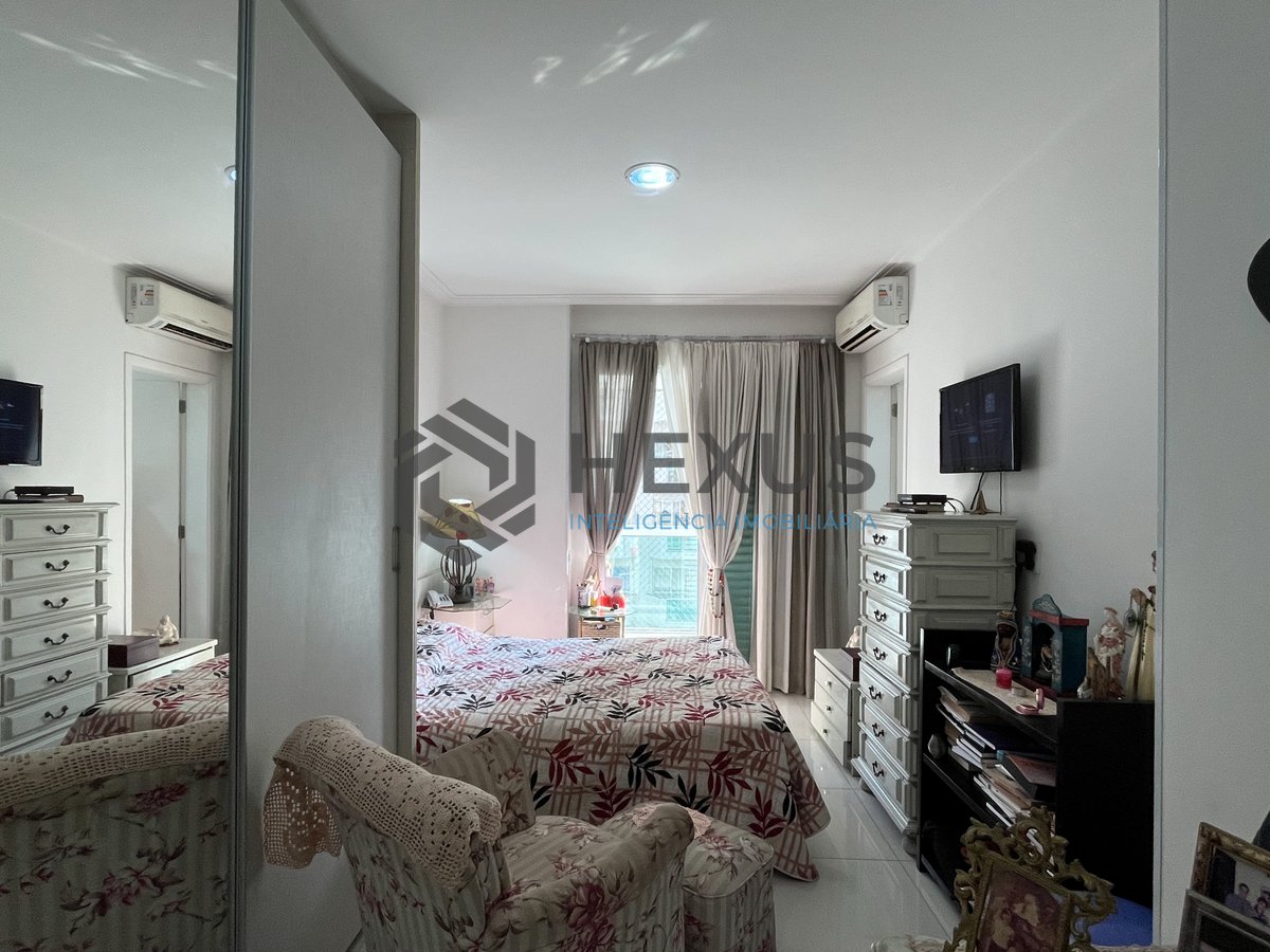 Foto 26 de Apartamento com varanda gourmet e lazer a 1 quadra da praia nas Pitangueiras, Guarujá