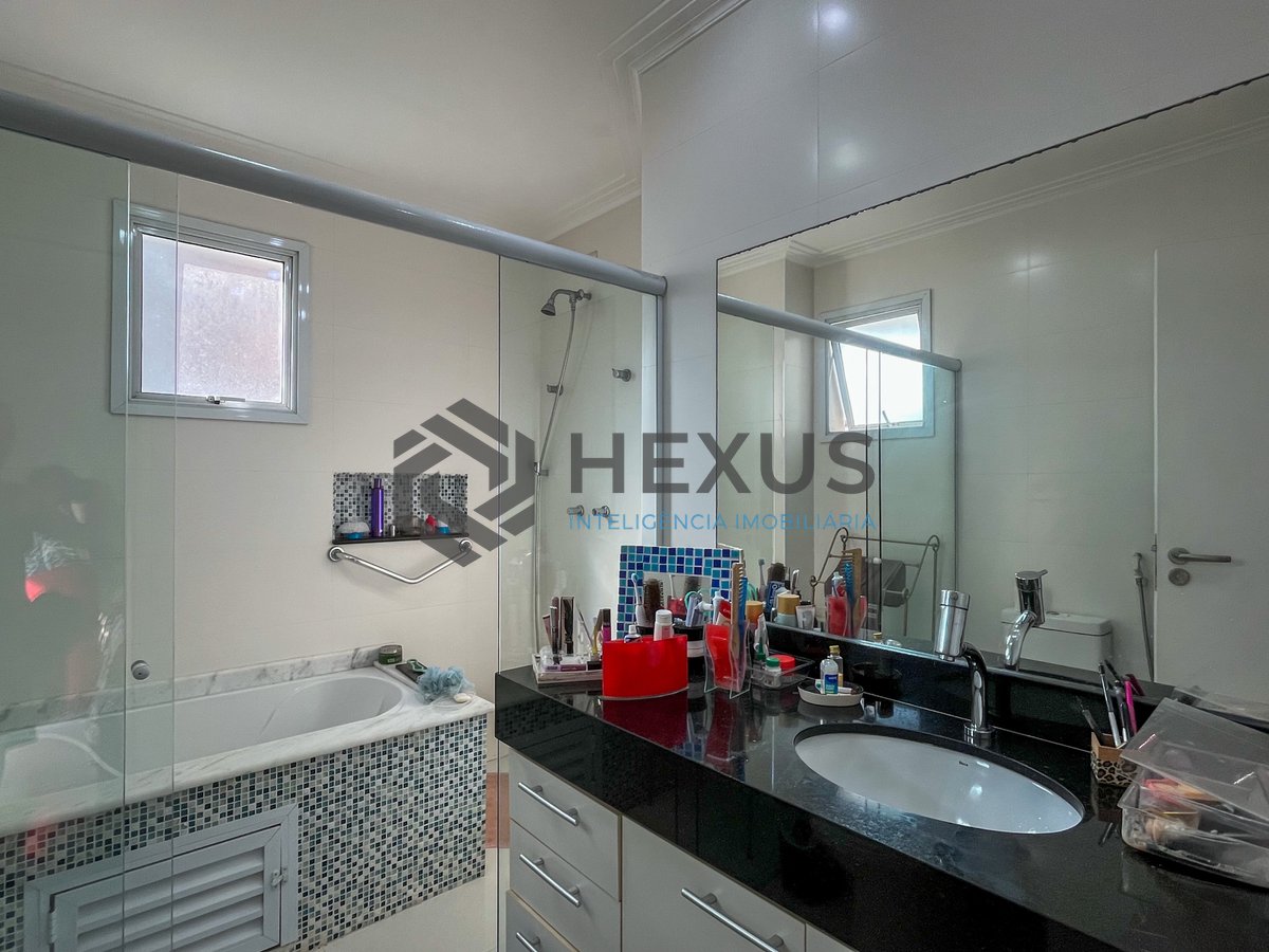 Foto 30 de Apartamento com varanda gourmet e lazer a 1 quadra da praia nas Pitangueiras, Guarujá