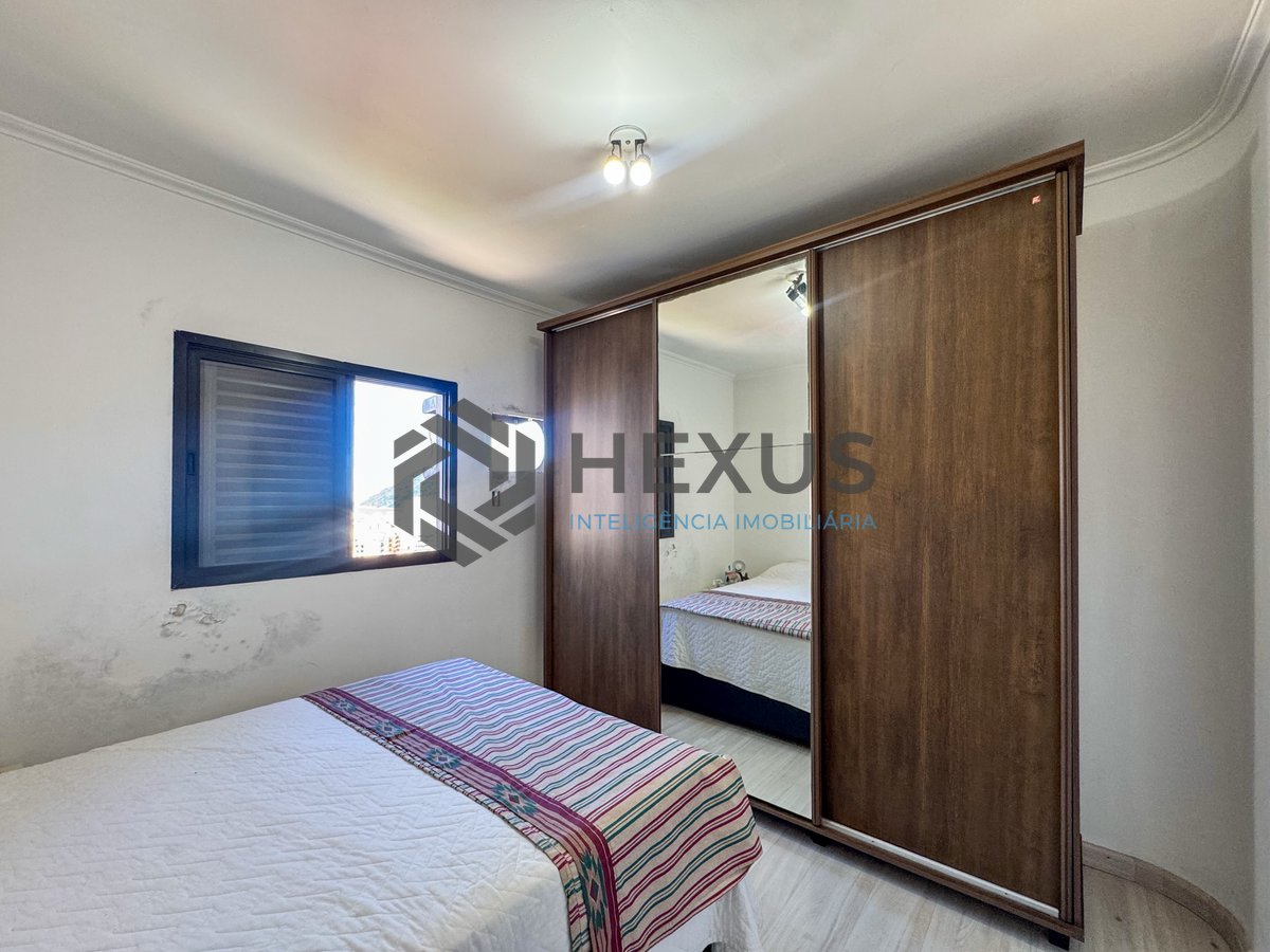 Foto 16 de Apartamento reformado com varanda e lazer nas Astúrias, Guarujá