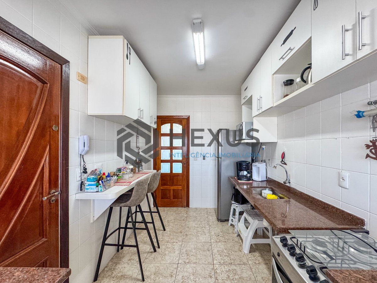 Foto 22 de Apartamento reformado com varanda e lazer nas Astúrias, Guarujá