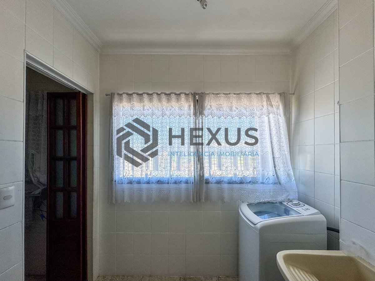 Foto 23 de Apartamento reformado com varanda e lazer nas Astúrias, Guarujá