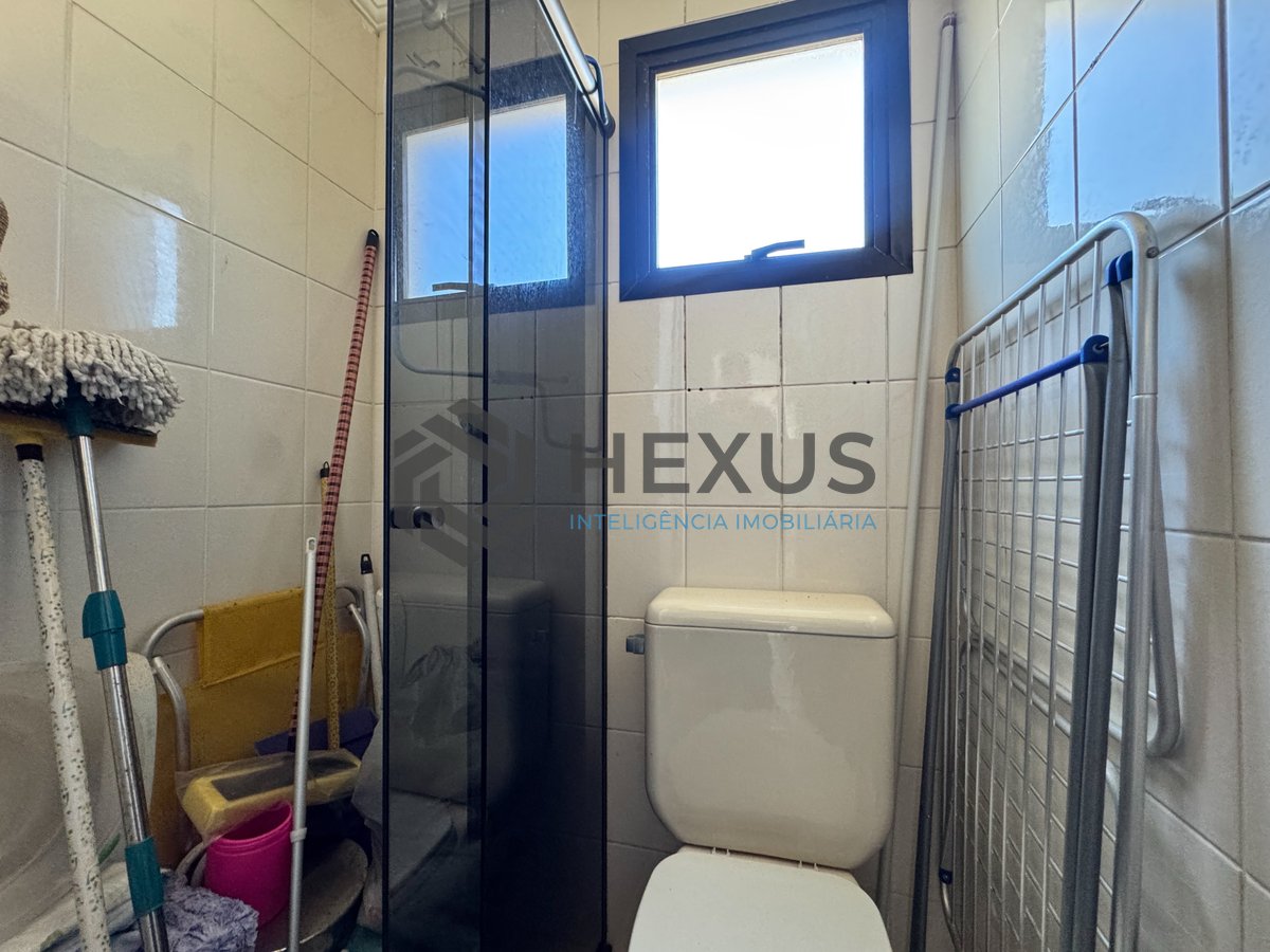 Foto 26 de Apartamento reformado com varanda e lazer nas Astúrias, Guarujá