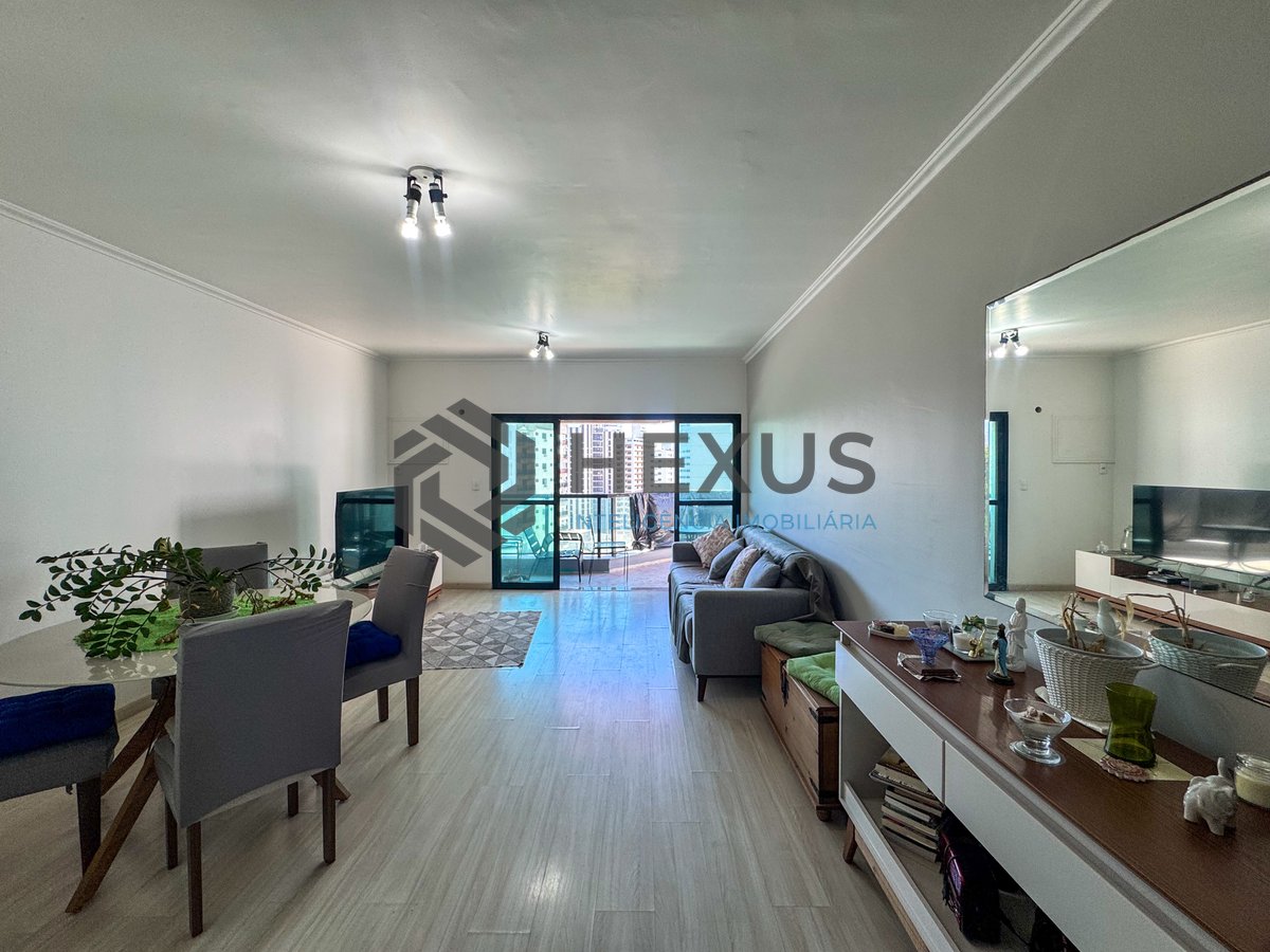 Foto 4 de Apartamento reformado com varanda e lazer nas Astúrias, Guarujá