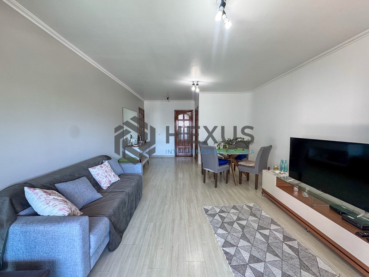 Foto 5 de Apartamento reformado com varanda e lazer nas Astúrias, Guarujá