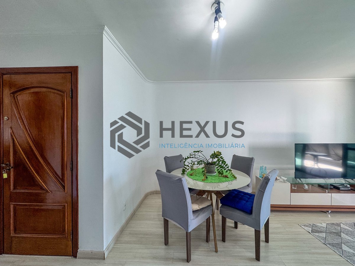 Foto 7 de Apartamento reformado com varanda e lazer nas Astúrias, Guarujá