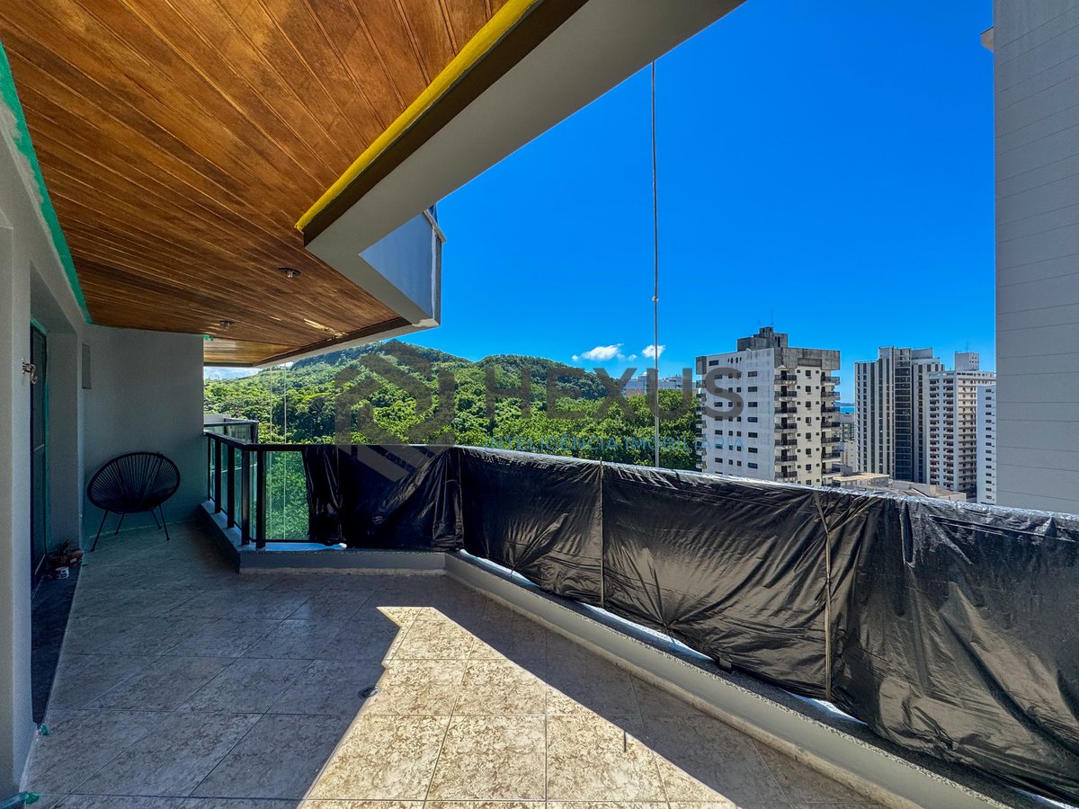 Foto 9 de Apartamento reformado com varanda e lazer nas Astúrias, Guarujá