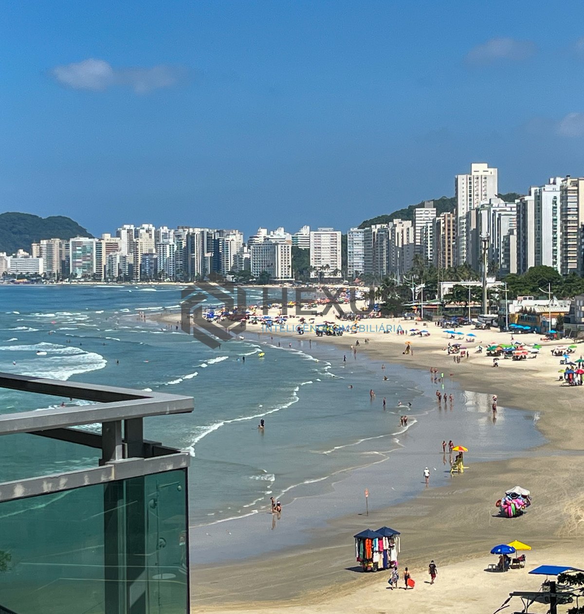 Foto 18 de Apartamento frente mar com varanda vista mar e lazer nas Pitangueiras, Guarujá