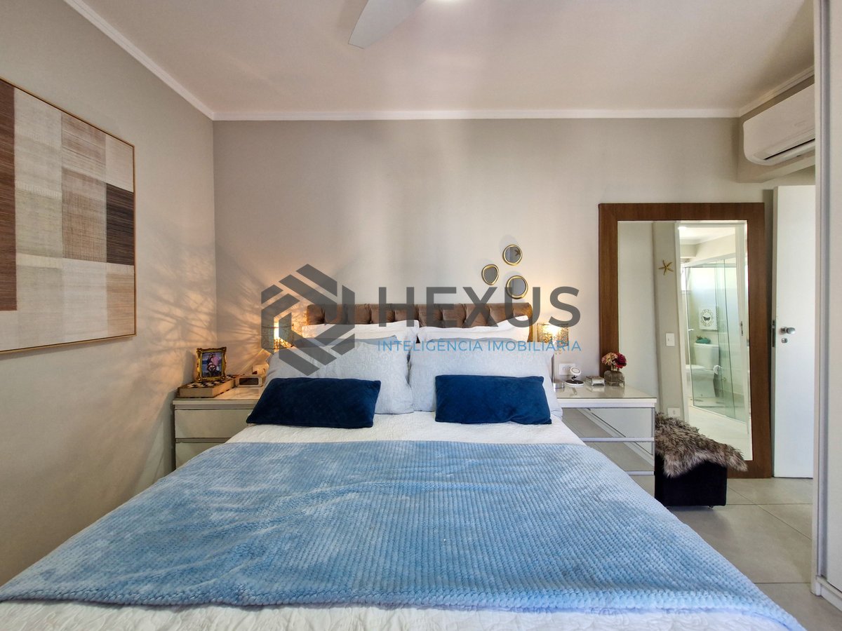 Foto 12 de Apartamento reformado com varanda vista mar e lazer a 2 quadras da praia nas Pitangueiras, Guarujá