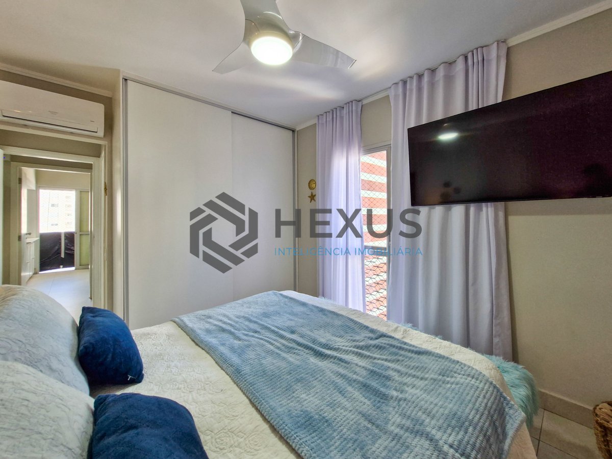 Foto 13 de Apartamento reformado com varanda vista mar e lazer a 2 quadras da praia nas Pitangueiras, Guarujá