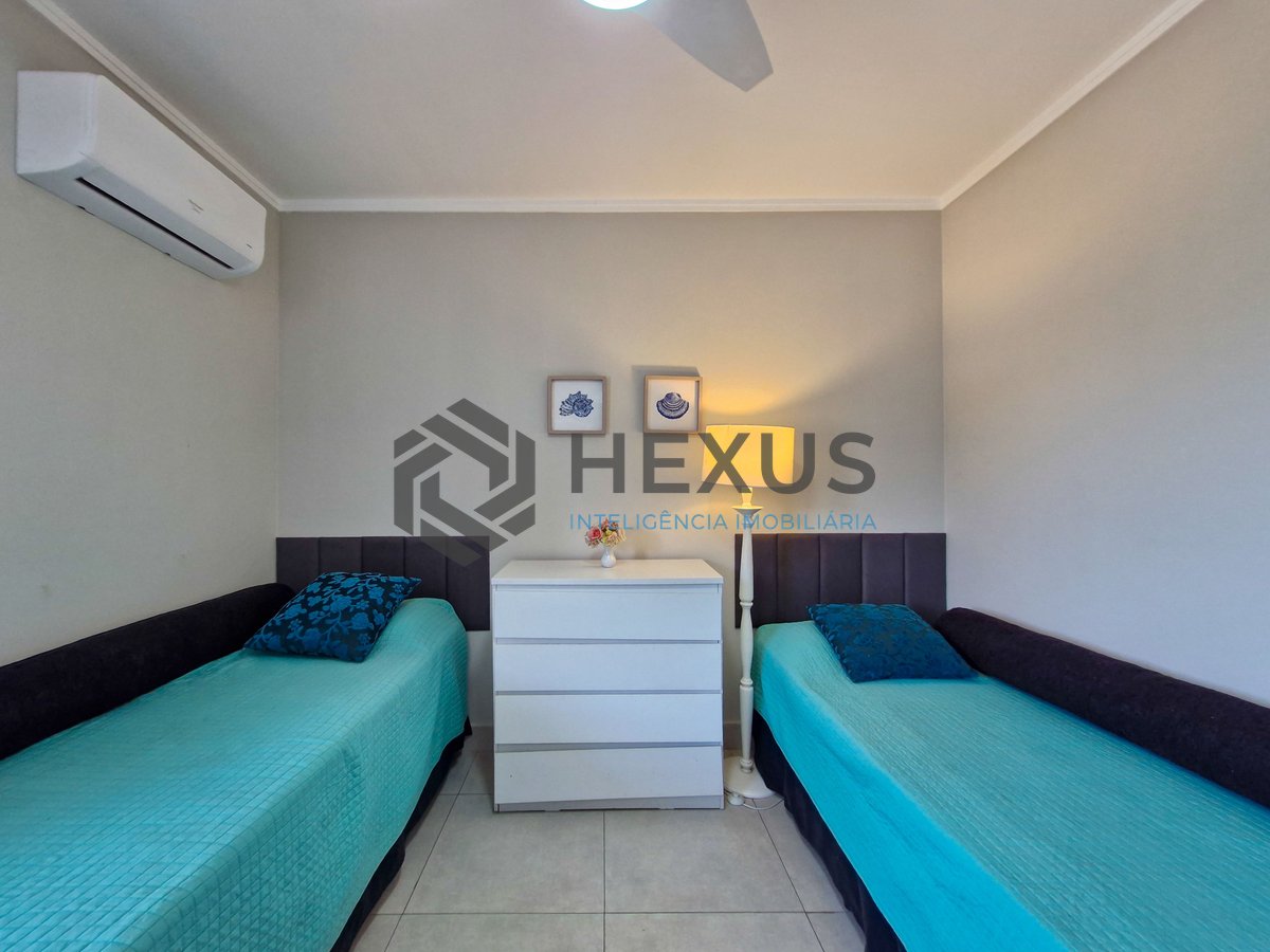 Foto 18 de Apartamento reformado com varanda vista mar e lazer a 2 quadras da praia nas Pitangueiras, Guarujá