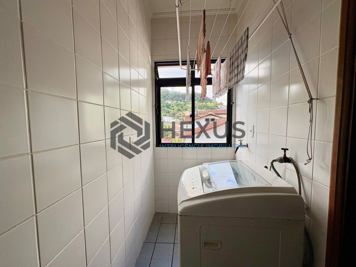 Foto 17 de Apartamento com varanda e lazer na Enseada, Guarujá