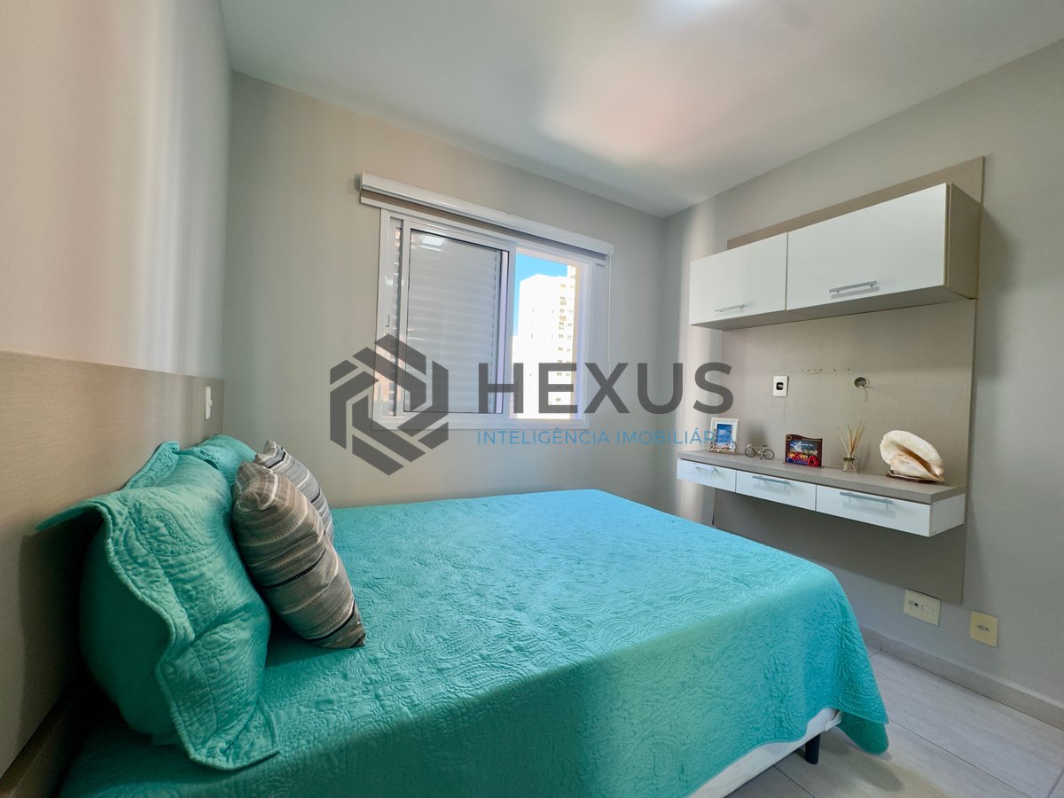 Foto 14 de Apartamento reformado com varanda gourmet e lazer a 200m da praia nas Pitangueiras, Guarujá
