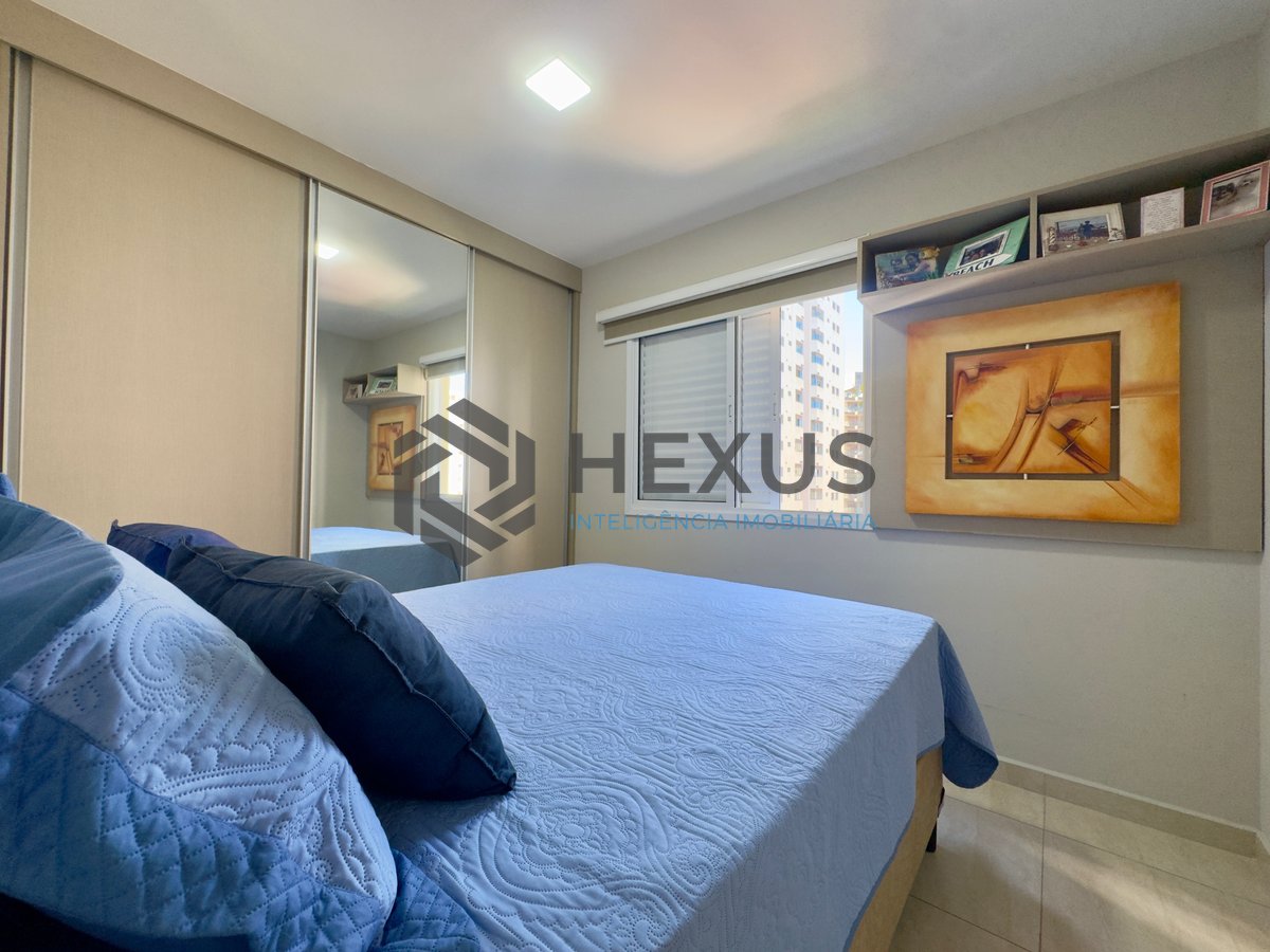 Foto 17 de Apartamento reformado com varanda gourmet e lazer a 200m da praia nas Pitangueiras, Guarujá