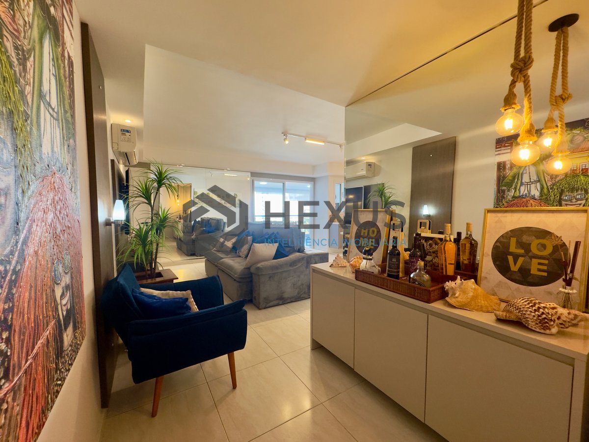 Foto 7 de Apartamento reformado com varanda gourmet e lazer a 200m da praia nas Pitangueiras, Guarujá