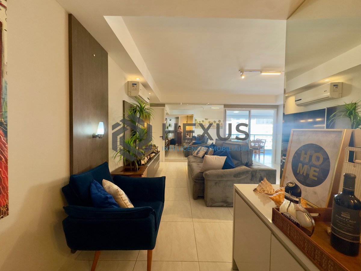 Foto 8 de Apartamento reformado com varanda gourmet e lazer a 200m da praia nas Pitangueiras, Guarujá