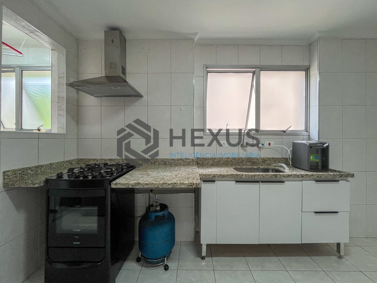 Foto 14 de Apartamento reformado na quadra-mar da Praia das Pitangueiras, Guarujá