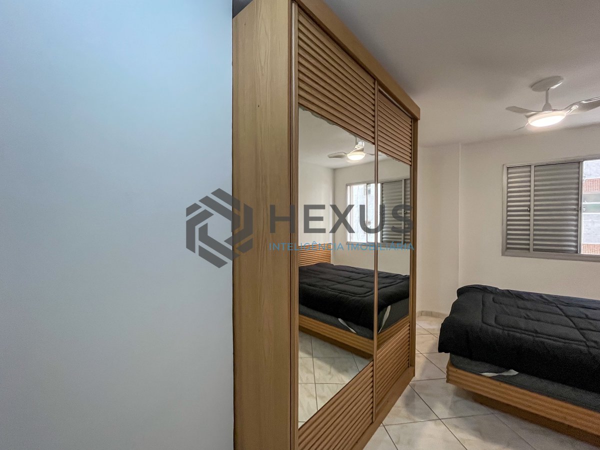 Foto 25 de Apartamento reformado na quadra-mar da Praia das Pitangueiras, Guarujá
