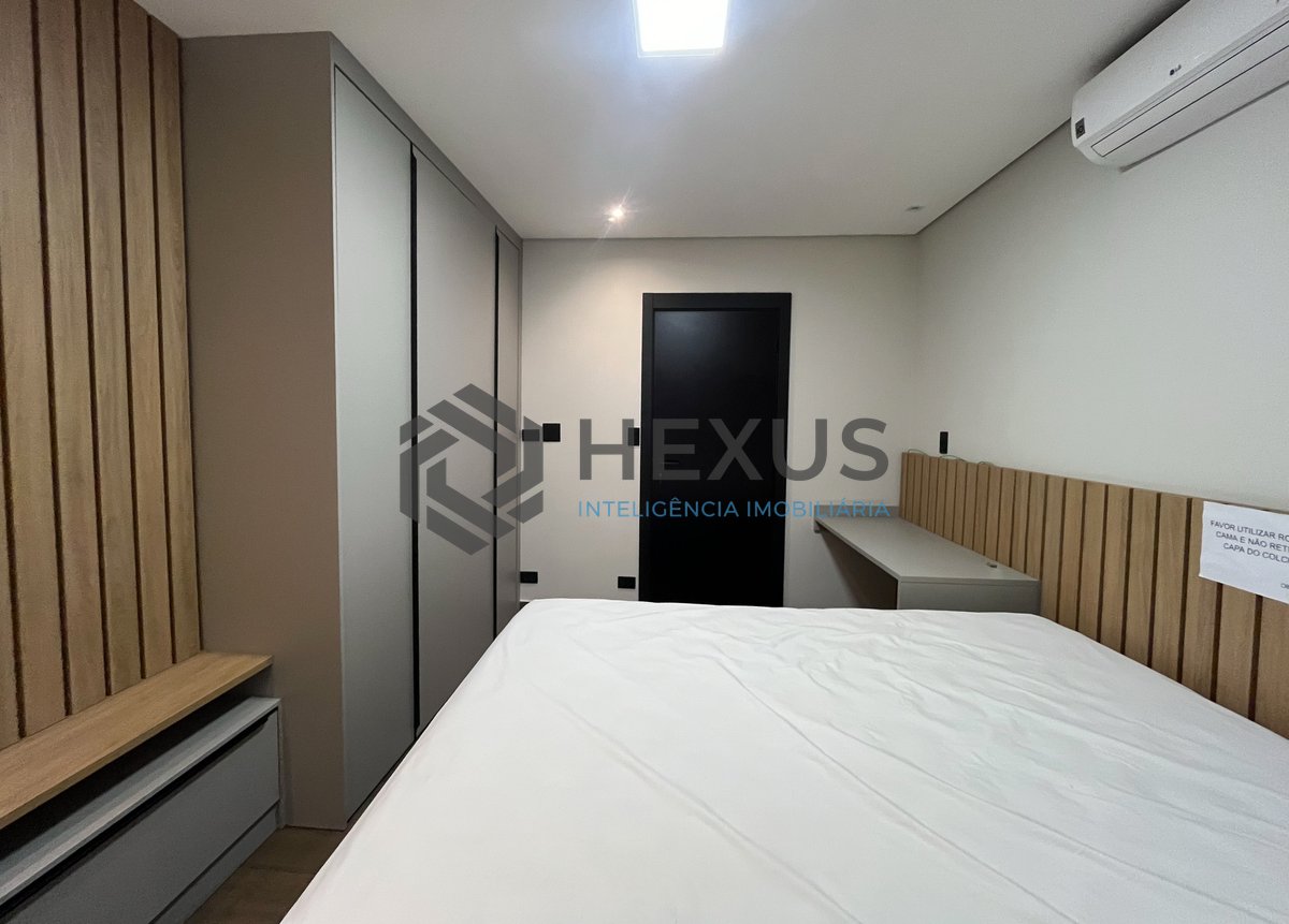 Foto 39 de Apartamento reformado com varanda vista mar e lazer na beira mar da Praia das Pitangueiras, Guarujá