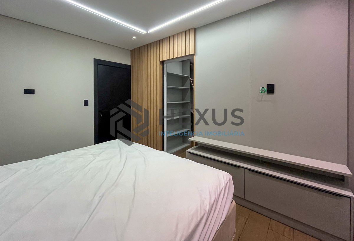 Foto 44 de Apartamento reformado com varanda vista mar e lazer na beira mar da Praia das Pitangueiras, Guarujá