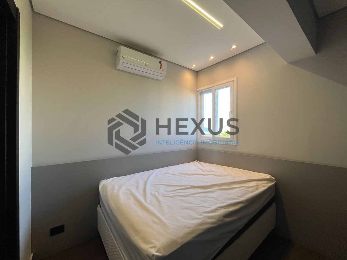 Foto 49 de Apartamento reformado com varanda vista mar e lazer na beira mar da Praia das Pitangueiras, Guarujá