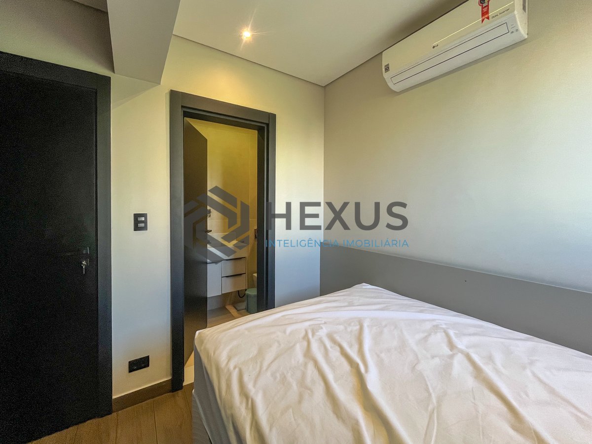 Foto 51 de Apartamento reformado com varanda vista mar e lazer na beira mar da Praia das Pitangueiras, Guarujá