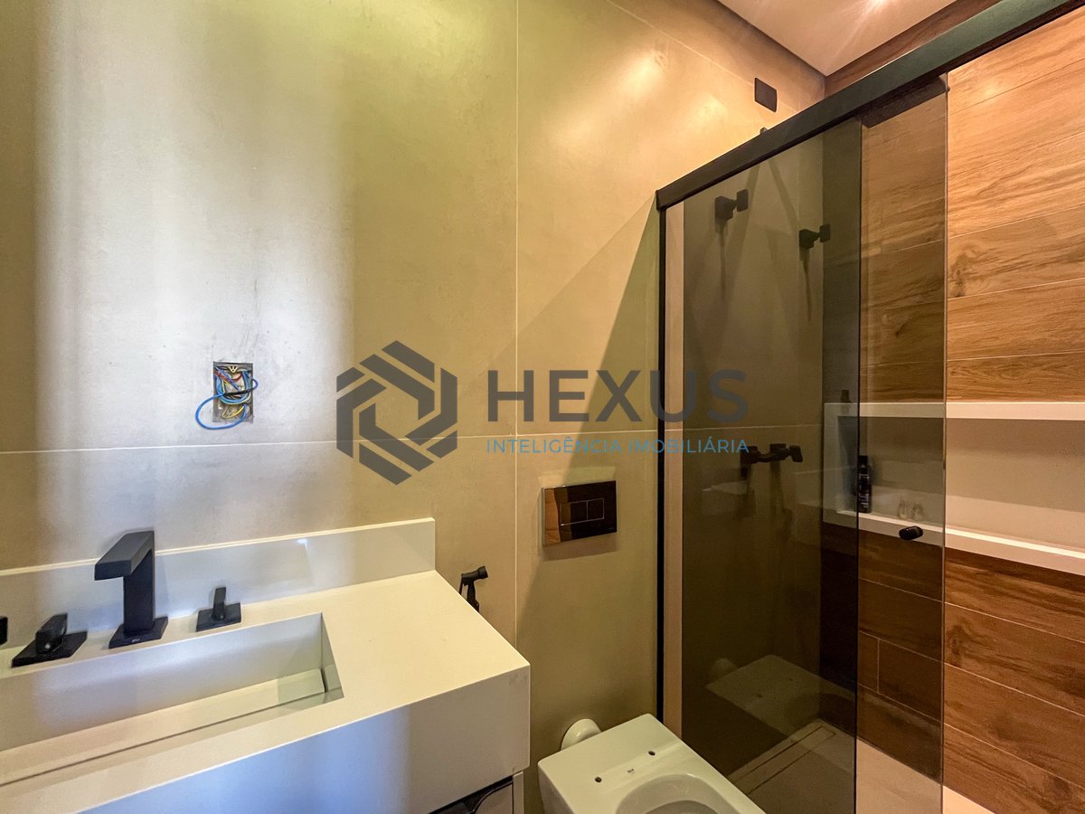 Foto 52 de Apartamento reformado com varanda vista mar e lazer na beira mar da Praia das Pitangueiras, Guarujá