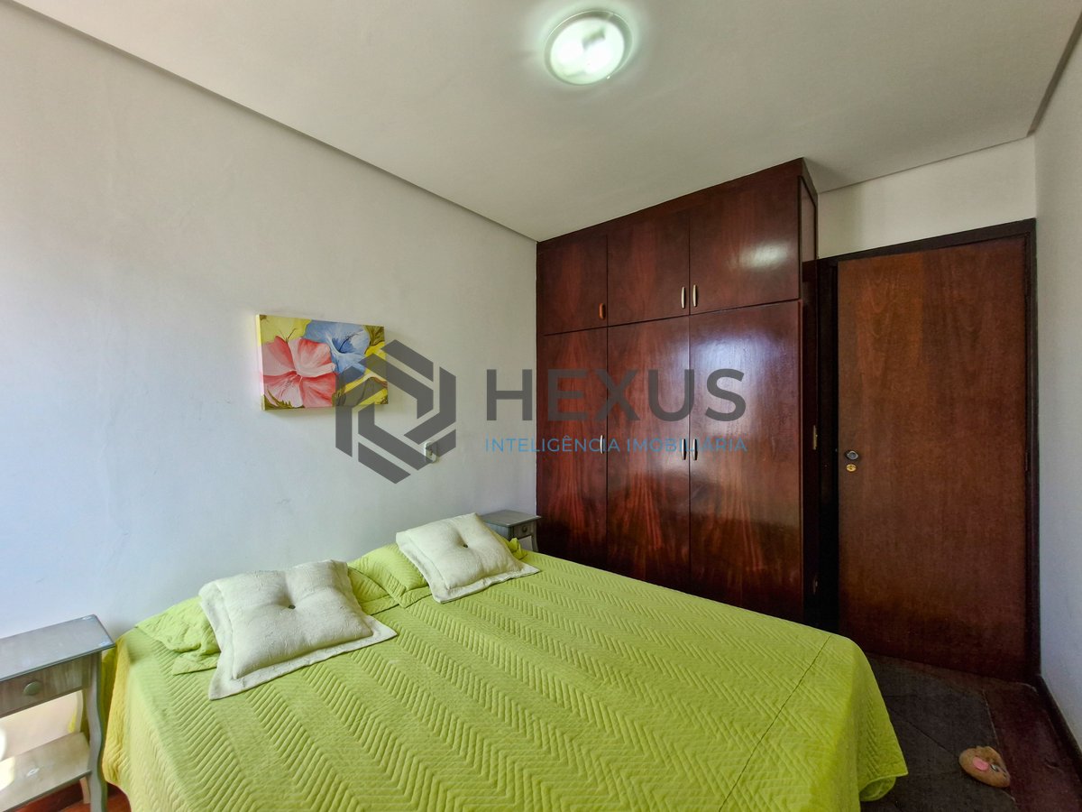 Foto 20 de Apartamento com varanda a 250m da praia nas Pitangueiras, Guarujá