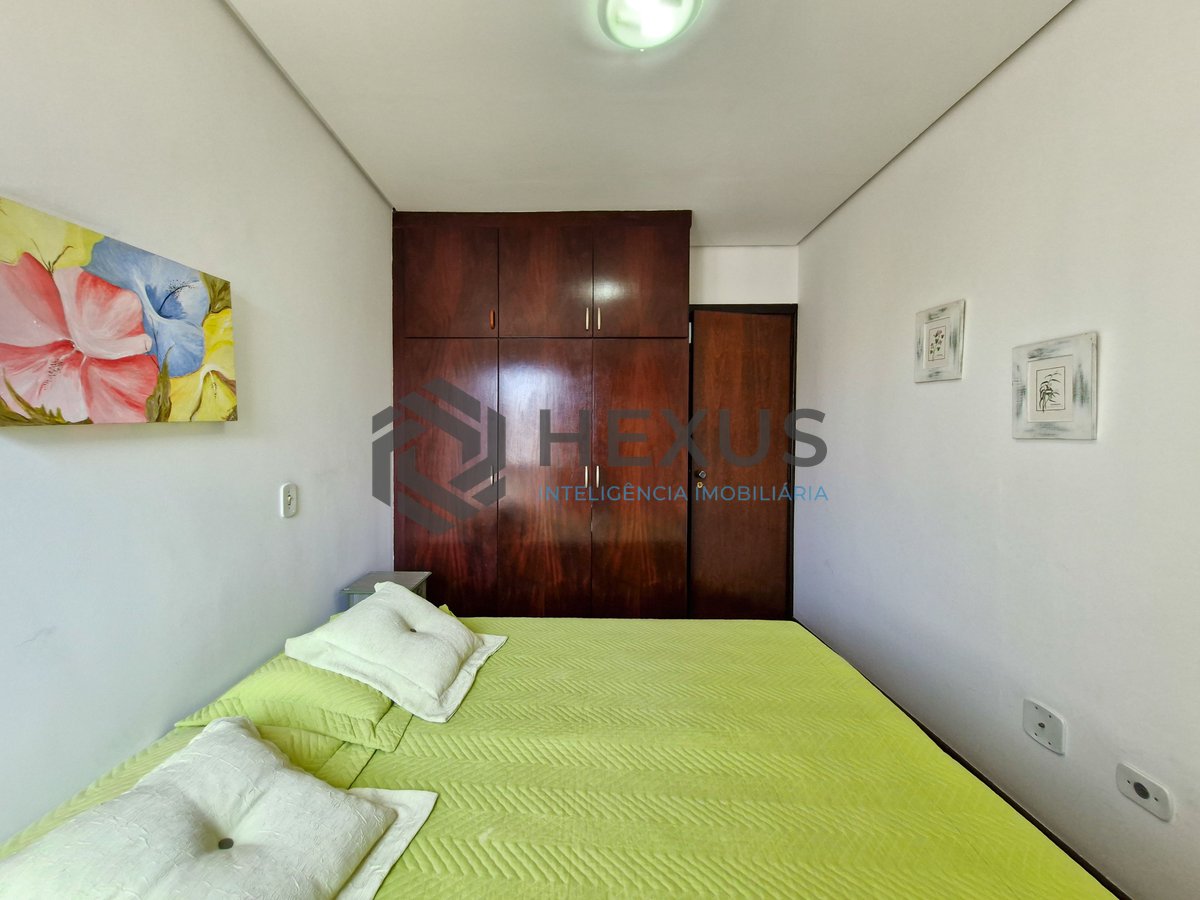 Foto 23 de Apartamento com varanda a 250m da praia nas Pitangueiras, Guarujá