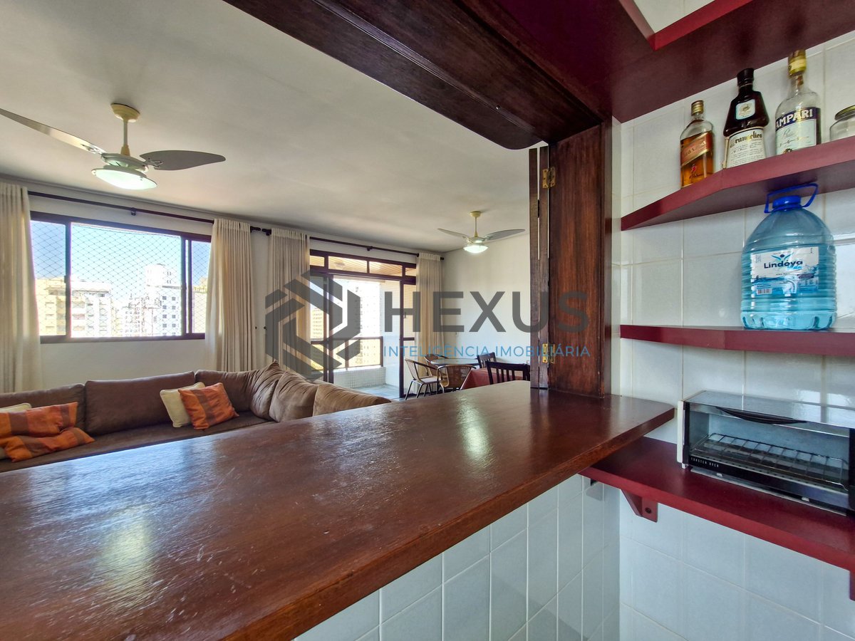 Foto 27 de Apartamento com varanda a 250m da praia nas Pitangueiras, Guarujá