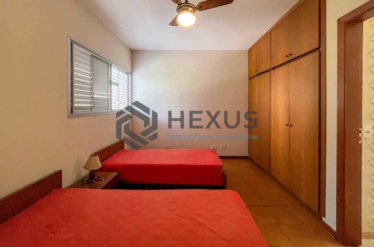 Foto 11 de Apartamento com varanda e lazer na beira mar da praia nas Pitangueiras, Guarujá