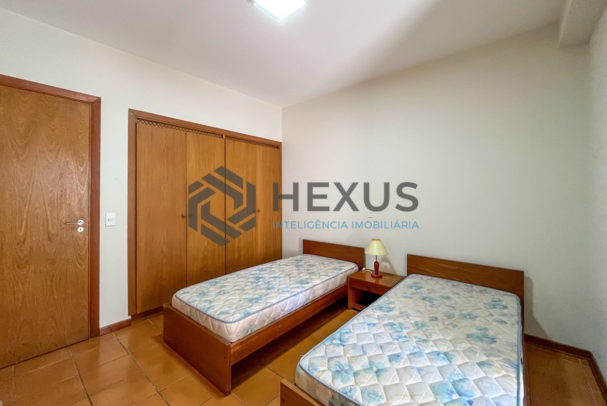 Foto 17 de Apartamento com varanda e lazer na beira mar da praia nas Pitangueiras, Guarujá