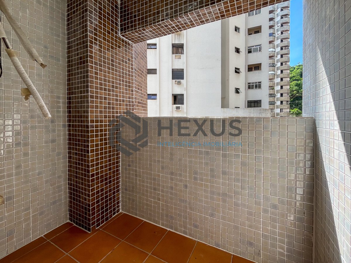 Foto 19 de Apartamento com varanda e lazer na beira mar da praia nas Pitangueiras, Guarujá