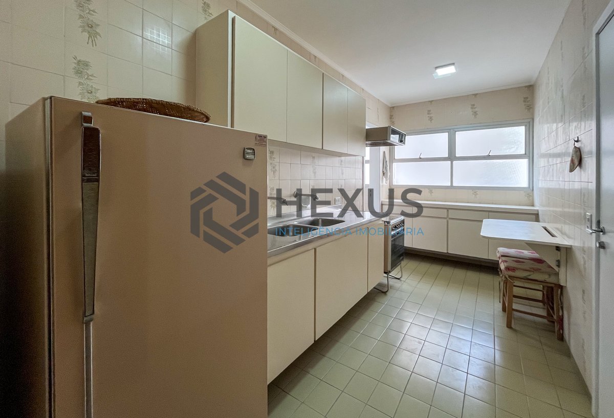 Foto 23 de Apartamento com varanda e lazer na beira mar da praia nas Pitangueiras, Guarujá