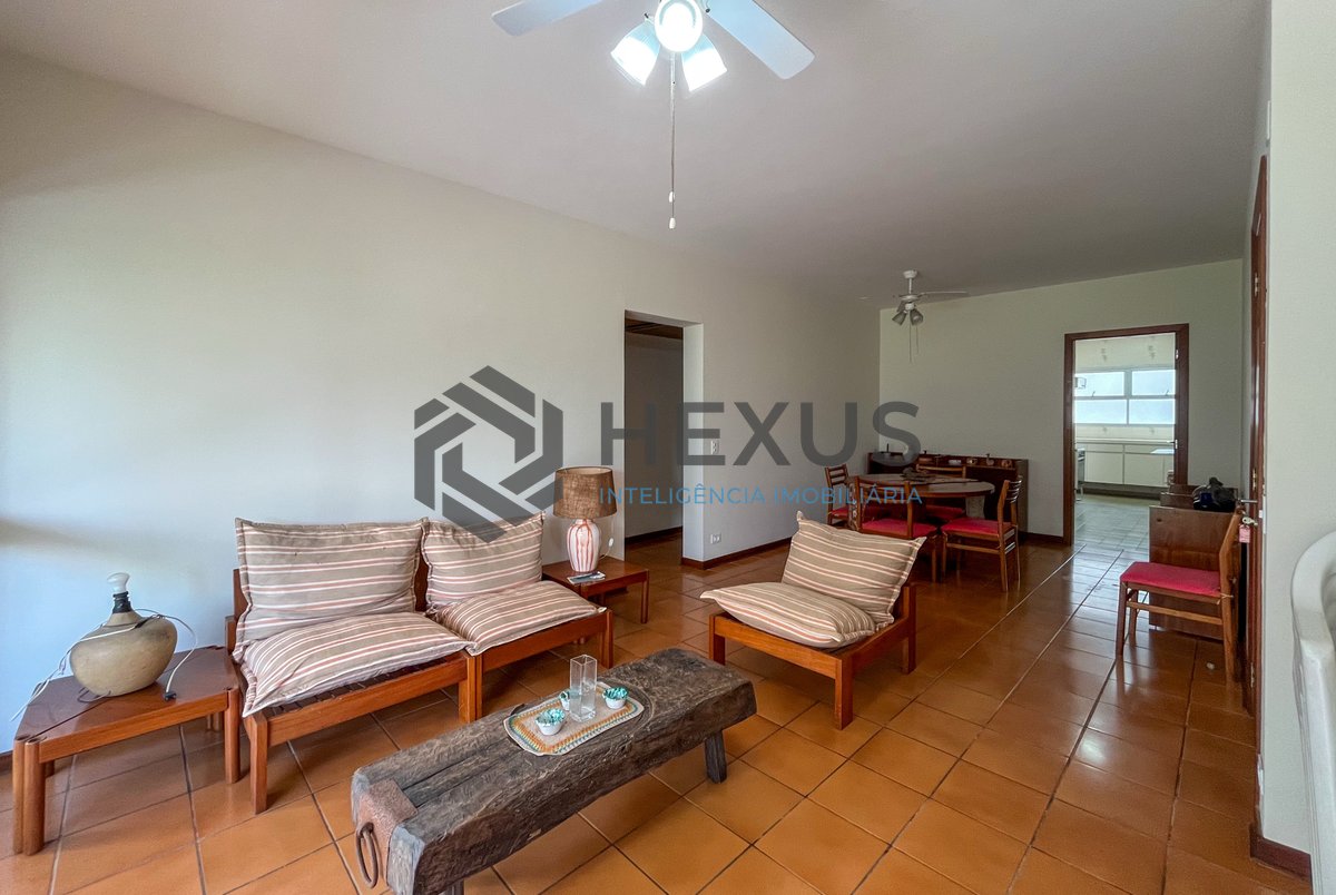 Foto 6 de Apartamento com varanda e lazer na beira mar da praia nas Pitangueiras, Guarujá